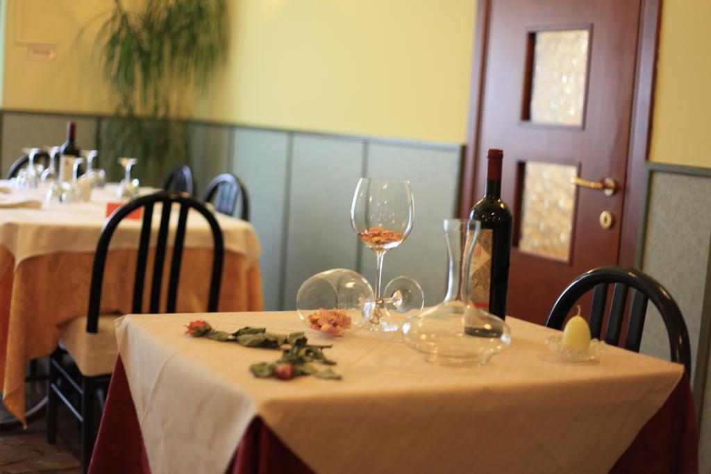 Albergo Il Cochino Montale  Екстер'єр фото
