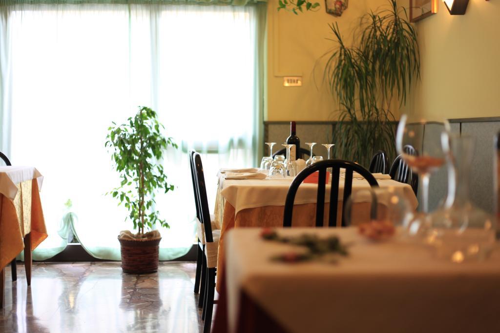 Albergo Il Cochino Montale  Екстер'єр фото